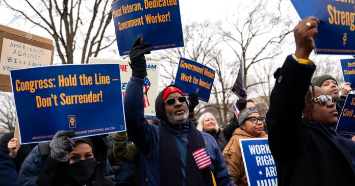 14dc-federal-workers-bqtm-facebookJumbo.jpg