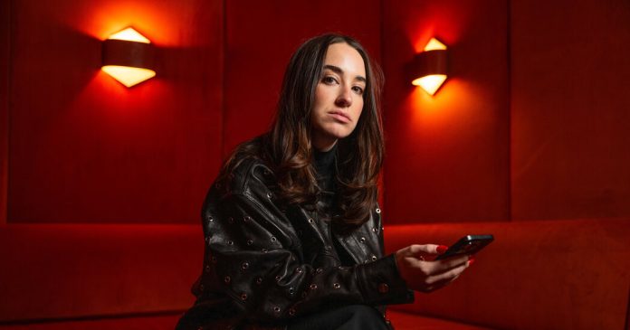 EMILY-SUNDBERG-03-tfzm-facebookJumbo.jpg