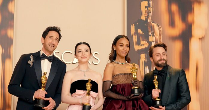 03BIZ-OSCARS-RATING-1-bzqg-facebookJumbo.jpg