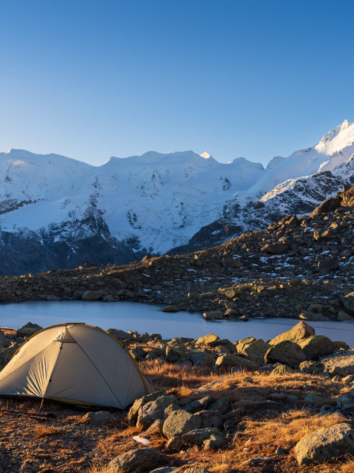 TURBOTURBOSCORP-359980-Hiker-Admiring-Mountains-blogbanner1.jpeg